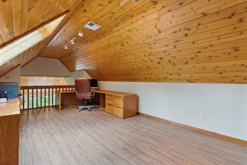 East Longmeadow, Massachusetts 01028, United States, 4 Bedrooms Bedrooms, ,5 BathroomsBathrooms,Residential,Pending,136496