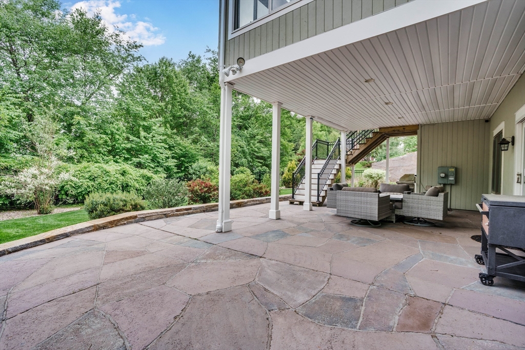 East Longmeadow, Massachusetts 01028, United States, 4 Bedrooms Bedrooms, ,5 BathroomsBathrooms,Residential,Pending,136496