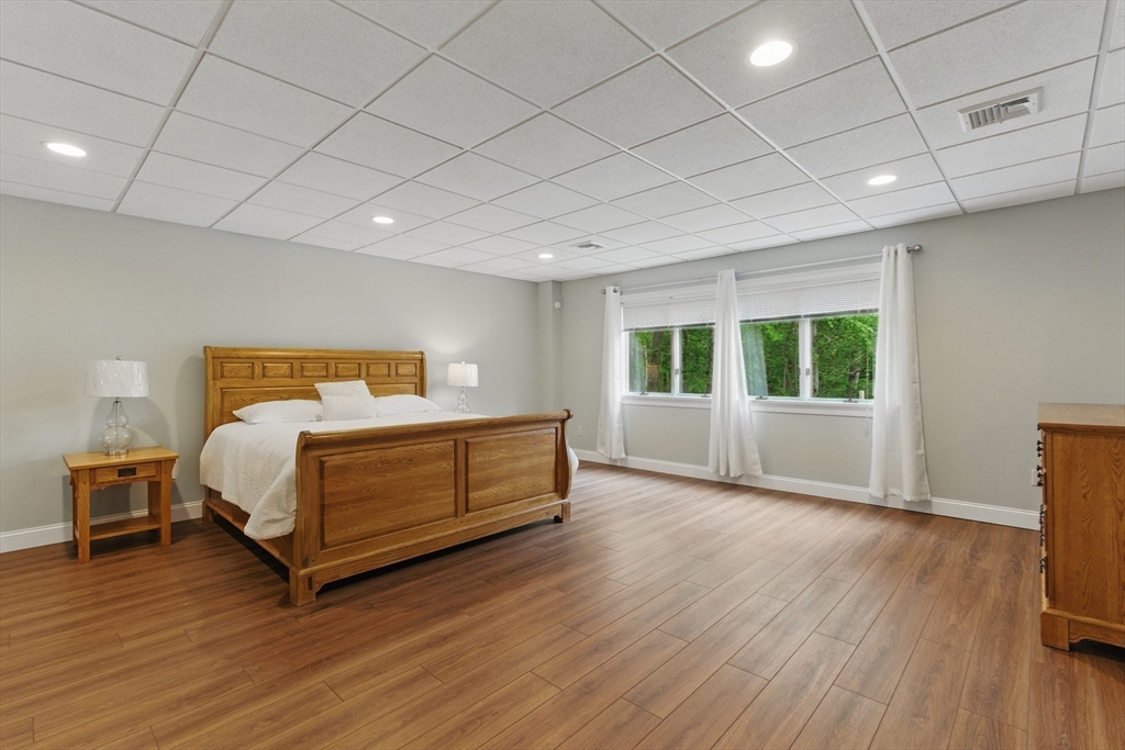 East Longmeadow, Massachusetts 01028, United States, 4 Bedrooms Bedrooms, ,5 BathroomsBathrooms,Residential,Pending,136496