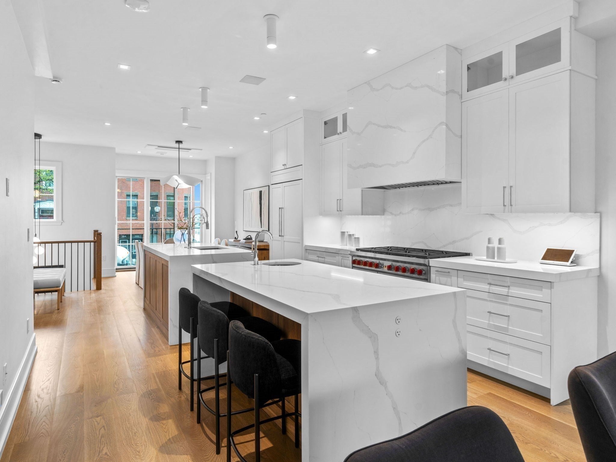 Photo of 555 E Broadway, Boston, MA