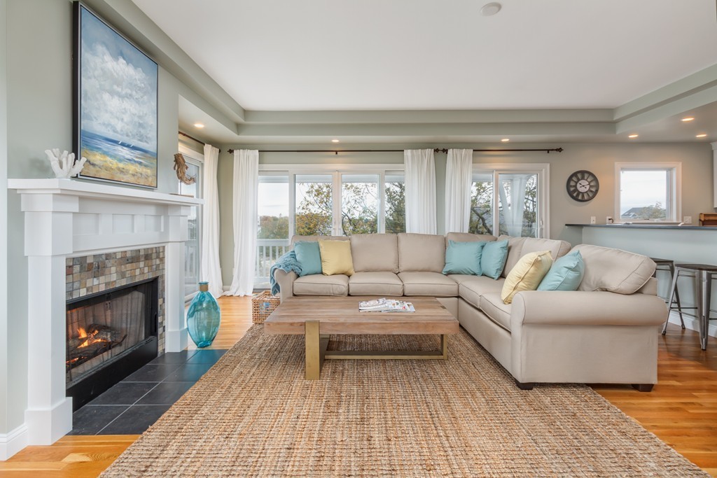 Click for 13 Girard Way, Newbury, MA slideshow