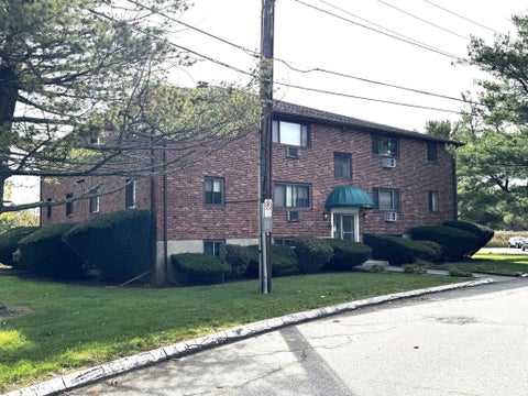 Photo of 36 Bayview Ter #1, Danvers, MA 01923 (MLS # 73588102)