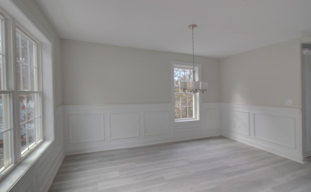 89 W Main St