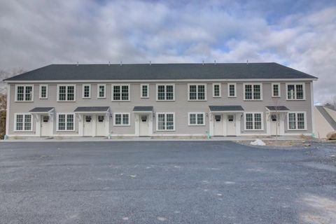 89 W Main St Northborough MA 01532