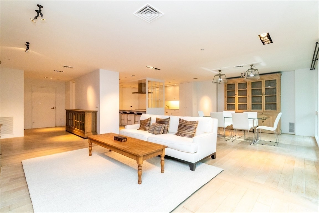 241 Perkins St #D204, Boston, MA Photo #8