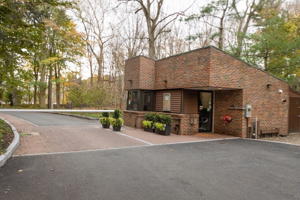 241 Perkins St #D204, Boston, MA Photo #34