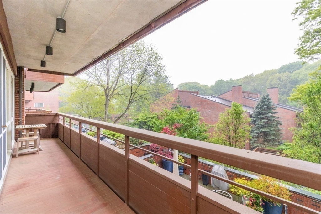 241 Perkins St #D204, Boston, MA Photo #21