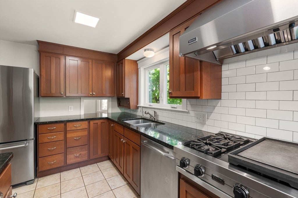 50 Stow St, Waltham, MA Photo #11