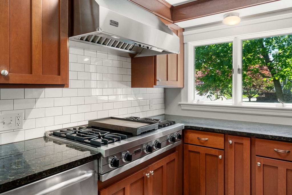 50 Stow St, Waltham, MA Photo #12