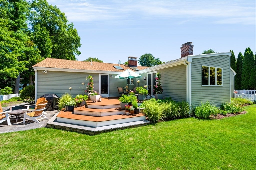 15 Fenmere Ave