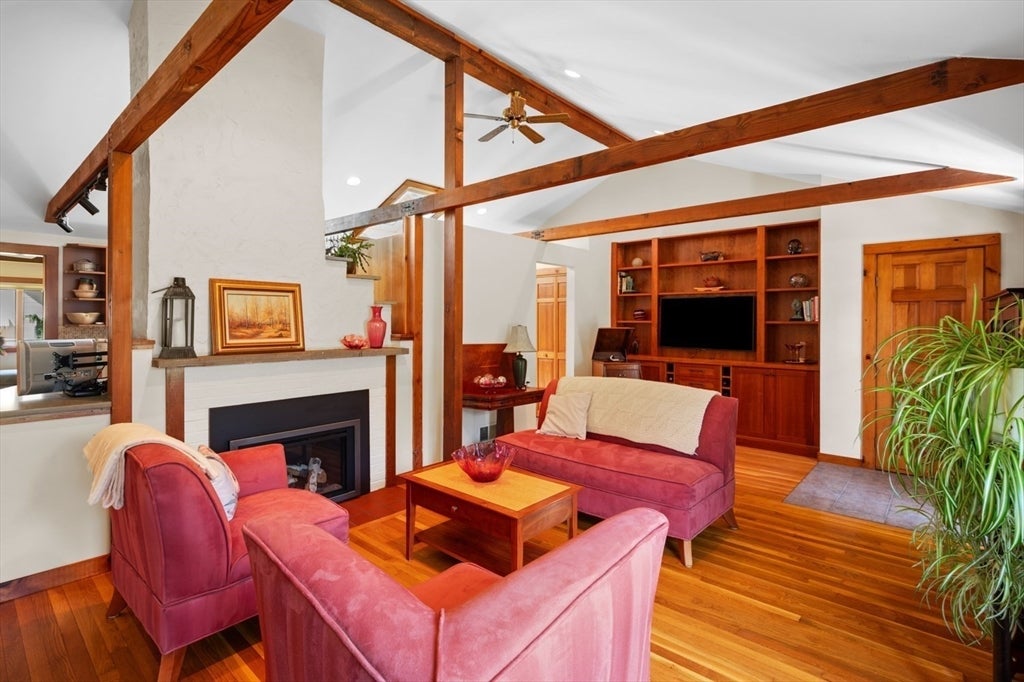 15 Fenmere Ave