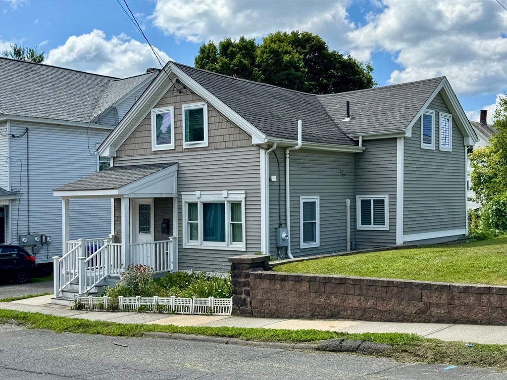 Photo of 104 Davis Street, Greenfield, MA