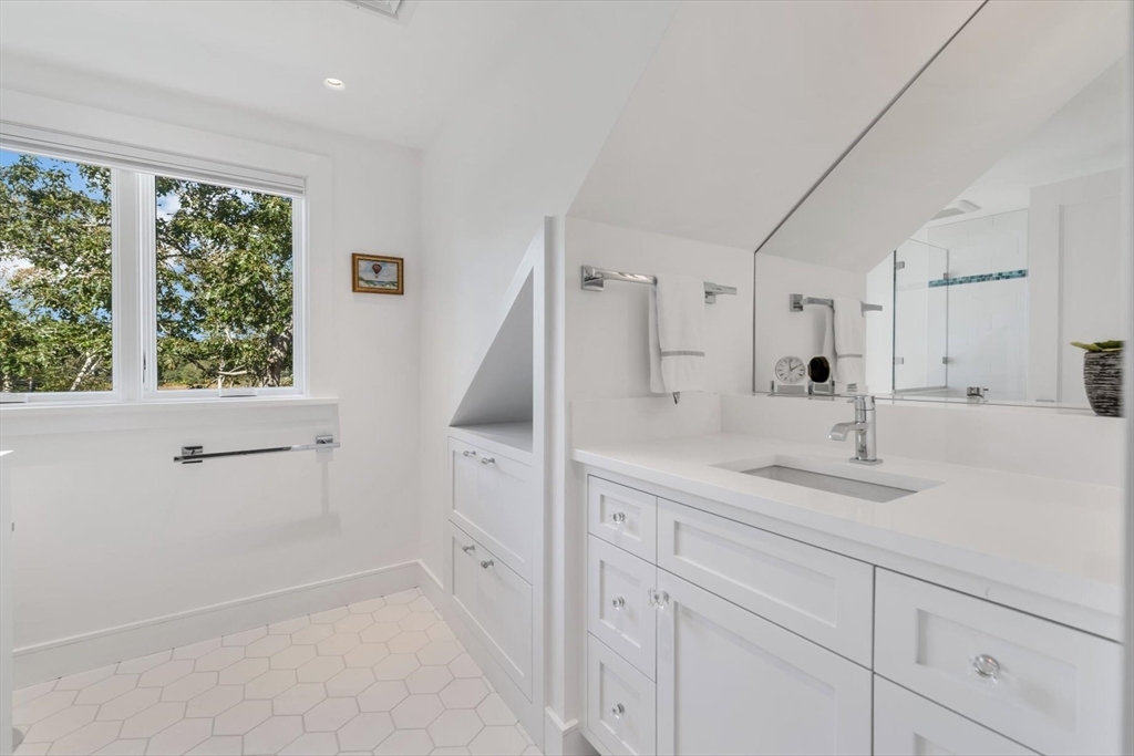 Barnstable, Massachusetts 02601, United States, 3 Bedrooms Bedrooms, ,6 BathroomsBathrooms,Residential,Pending,9595