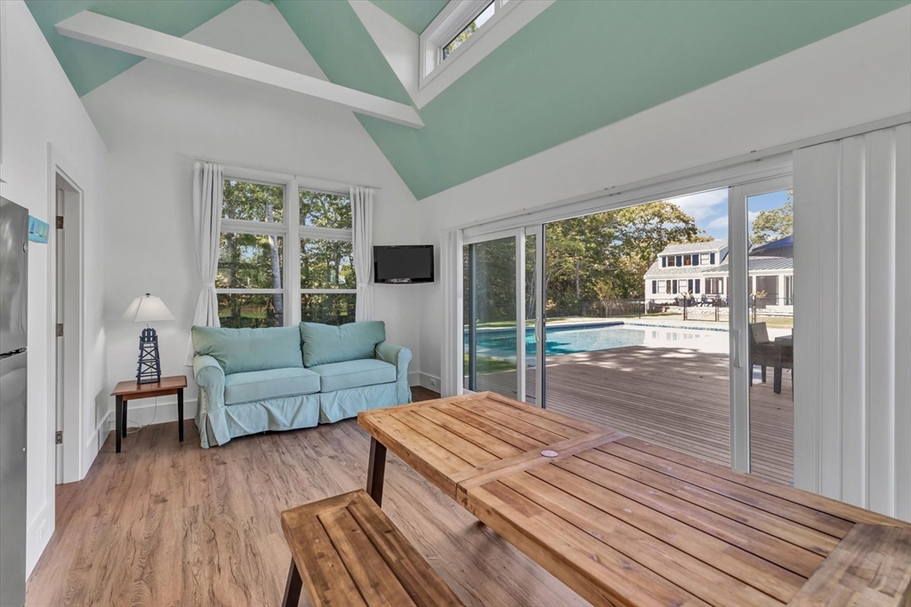 Barnstable, Massachusetts 02601, United States, 3 Bedrooms Bedrooms, ,6 BathroomsBathrooms,Residential,Pending,9595