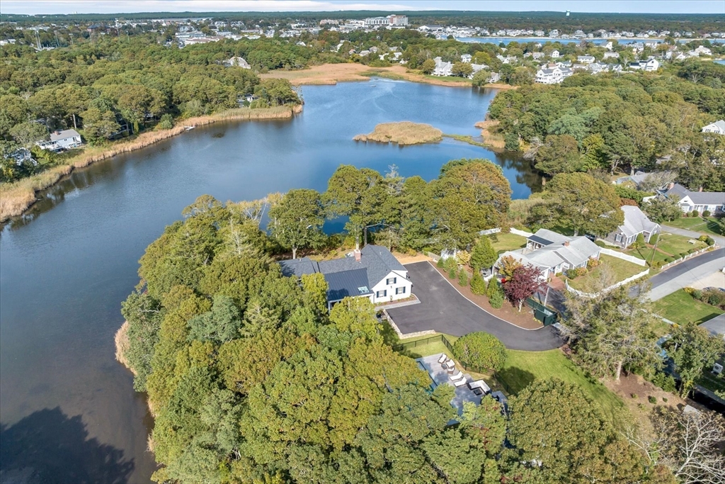 Barnstable, Massachusetts 02601, United States, 3 Bedrooms Bedrooms, ,6 BathroomsBathrooms,Residential,Pending,9595