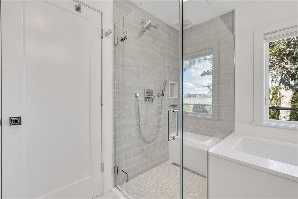 Barnstable, Massachusetts 02601, United States, 3 Bedrooms Bedrooms, ,6 BathroomsBathrooms,Residential,Pending,9595