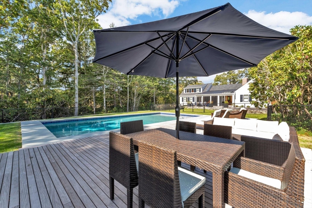 Barnstable, Massachusetts 02601, United States, 3 Bedrooms Bedrooms, ,6 BathroomsBathrooms,Residential,Pending,9595