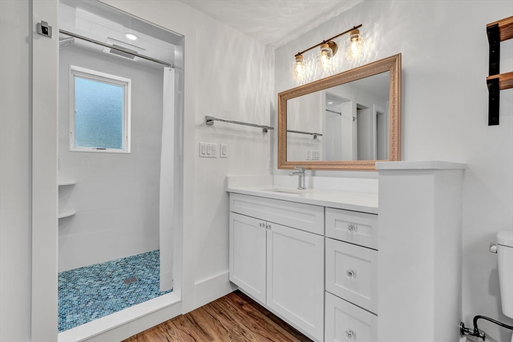 Barnstable, Massachusetts 02601, United States, 3 Bedrooms Bedrooms, ,6 BathroomsBathrooms,Residential,Pending,9595