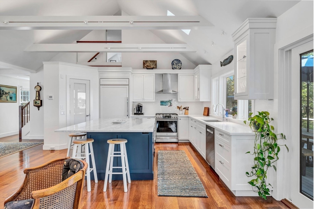 Barnstable, Massachusetts 02601, United States, 3 Bedrooms Bedrooms, ,6 BathroomsBathrooms,Residential,Pending,9595