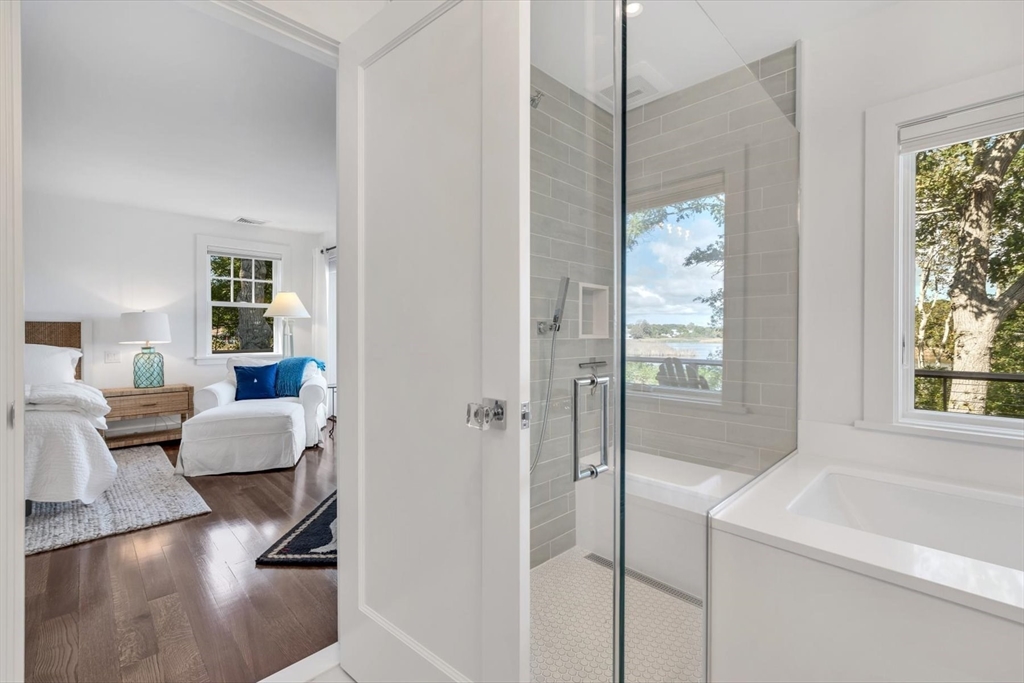 Barnstable, Massachusetts 02601, United States, 3 Bedrooms Bedrooms, ,6 BathroomsBathrooms,Residential,Pending,9595