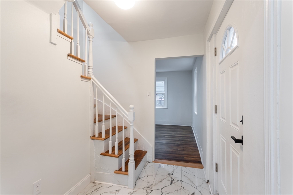 21 Starr Ln
