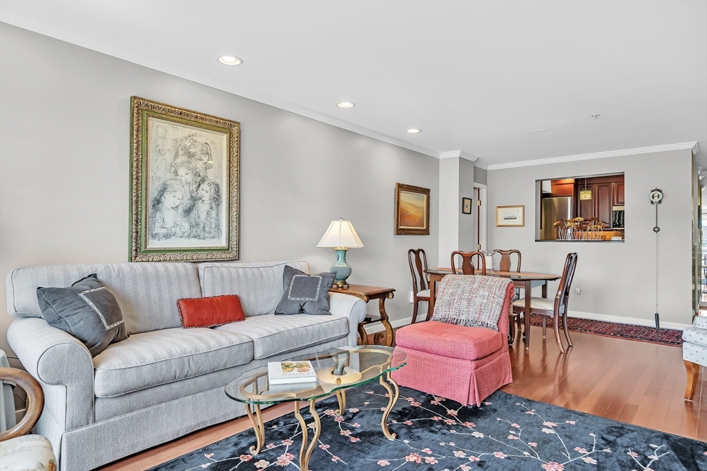 6 Canal Park 602