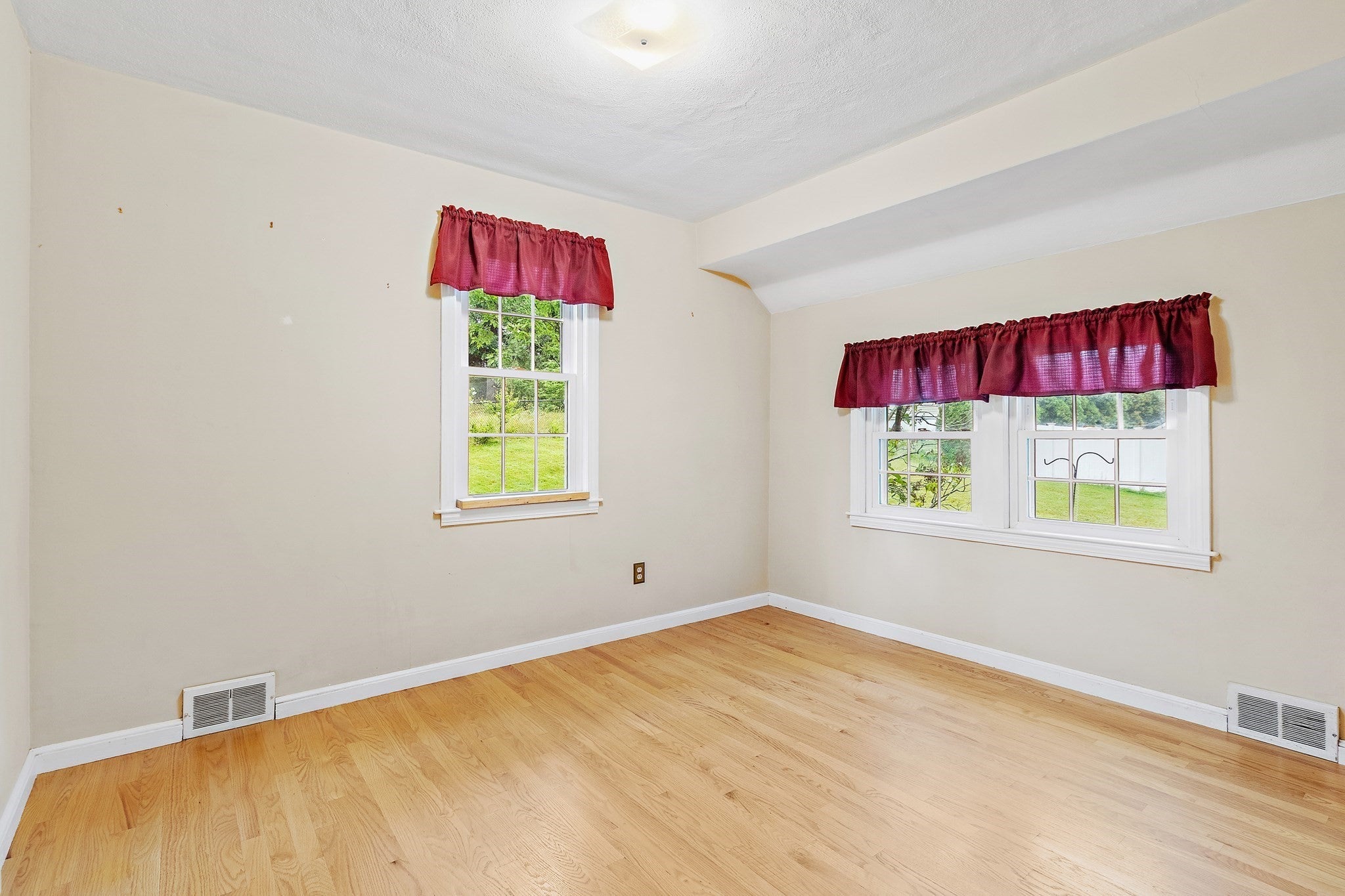 51 Ridge Rd, Marlborough, MA Photo #16