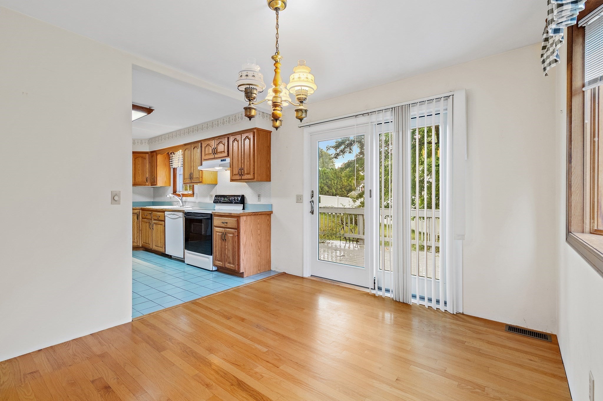 51 Ridge Rd, Marlborough, MA Photo #25