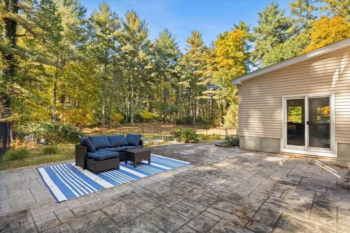 39 Farnum Rd, Pembroke, MA Photo #8