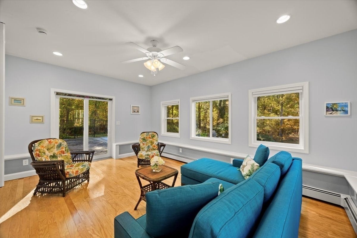 39 Farnum Rd, Pembroke, MA Photo #10