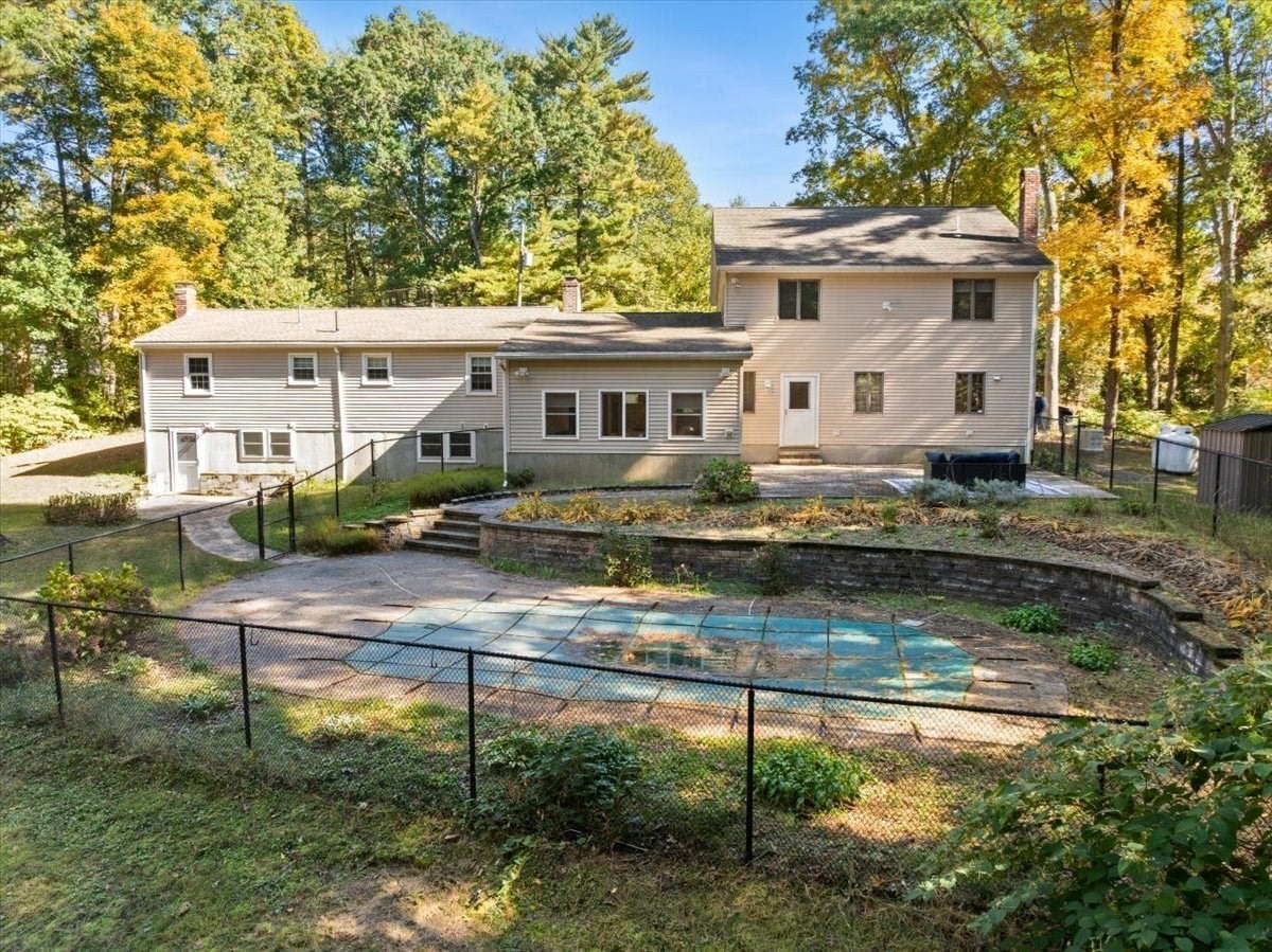 39 Farnum Rd, Pembroke, MA Photo #6
