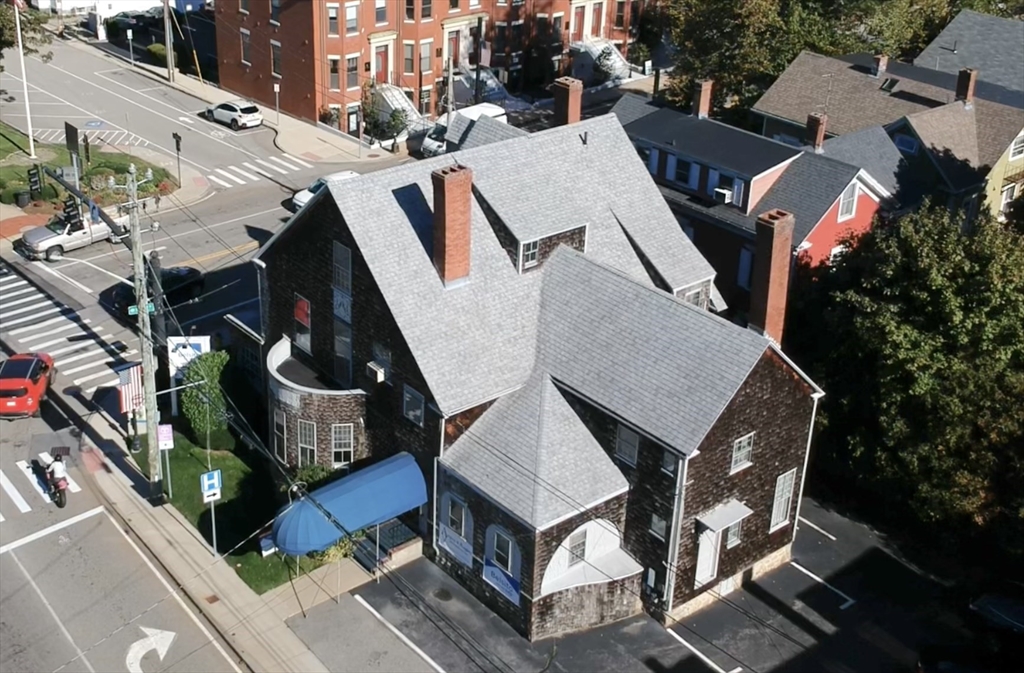 100 Court St