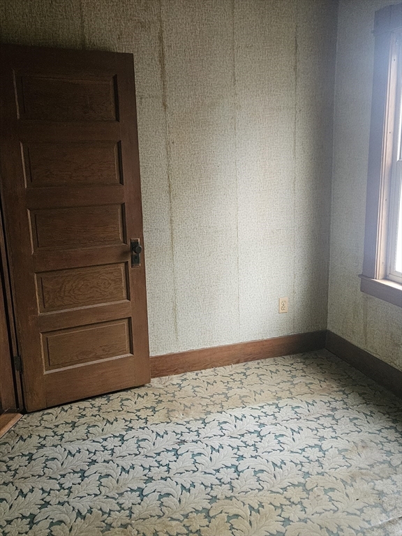 Lowell, Massachusetts 01852, United States, 5 Bedrooms Bedrooms, ,1 BathroomBathrooms,Residential,Active,237829