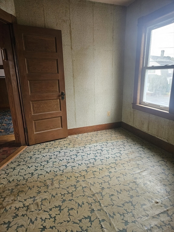 Lowell, Massachusetts 01852, United States, 5 Bedrooms Bedrooms, ,1 BathroomBathrooms,Residential,Active,237829