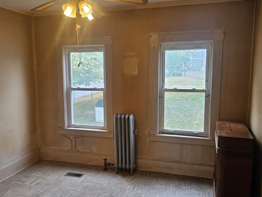 Lowell, Massachusetts 01852, United States, 5 Bedrooms Bedrooms, ,1 BathroomBathrooms,Residential,Active,237829