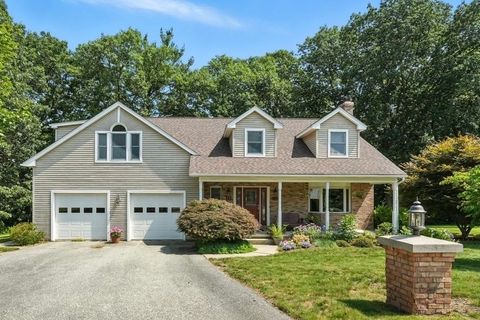 55 Dowds Ln Chicopee MA 01020