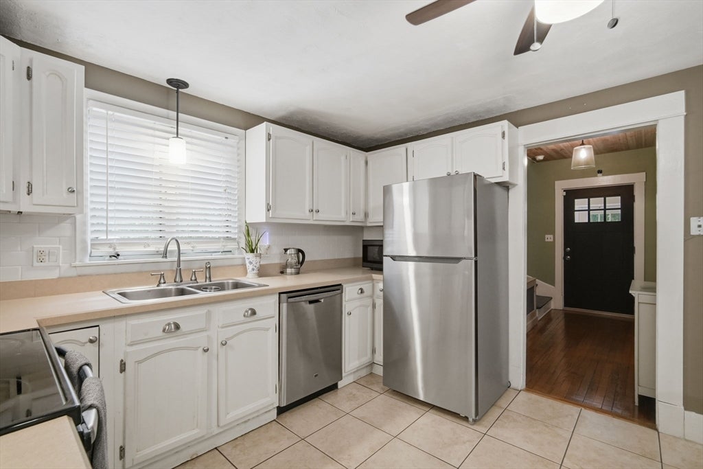 43 Corona St, Springfield, MA Photo #13