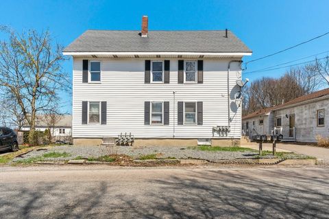 63 W Carpenter St Attleboro MA 02703