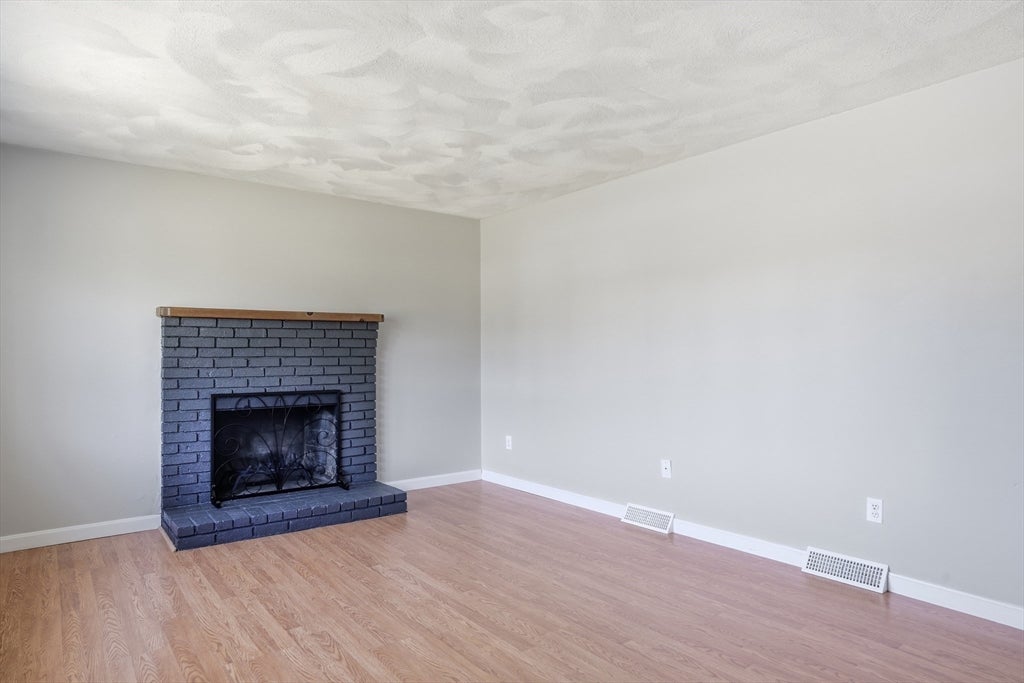 160 Navillus Rd