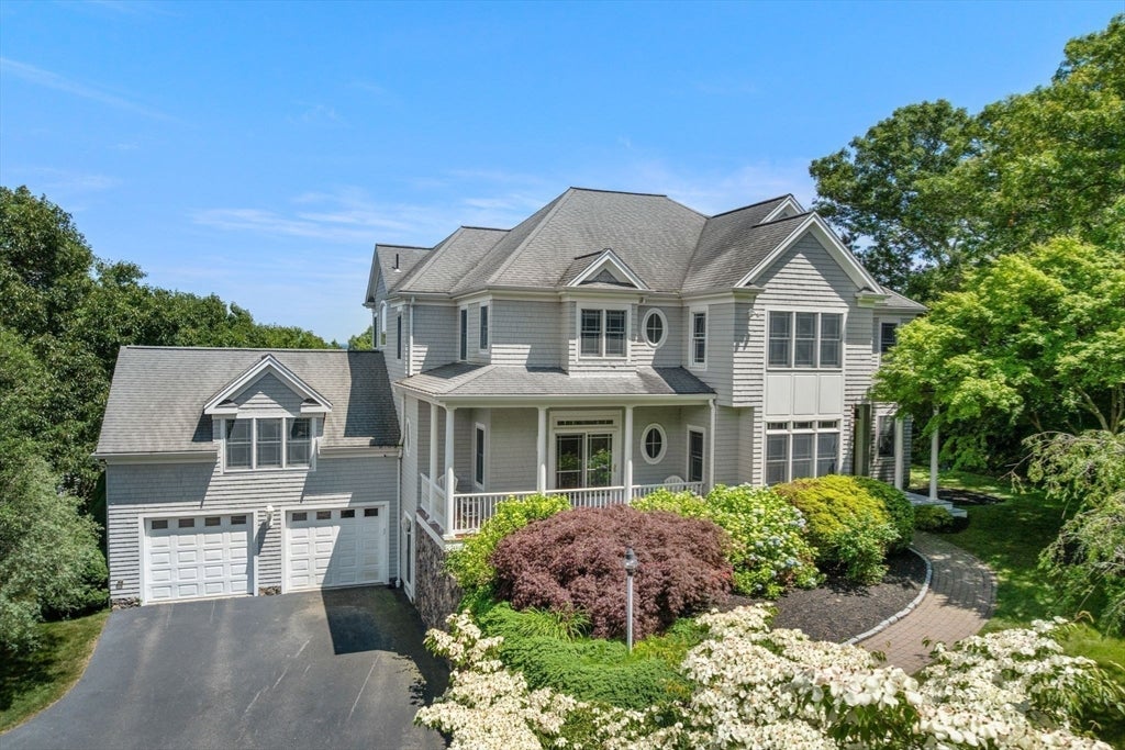 318 Center Hill Rd