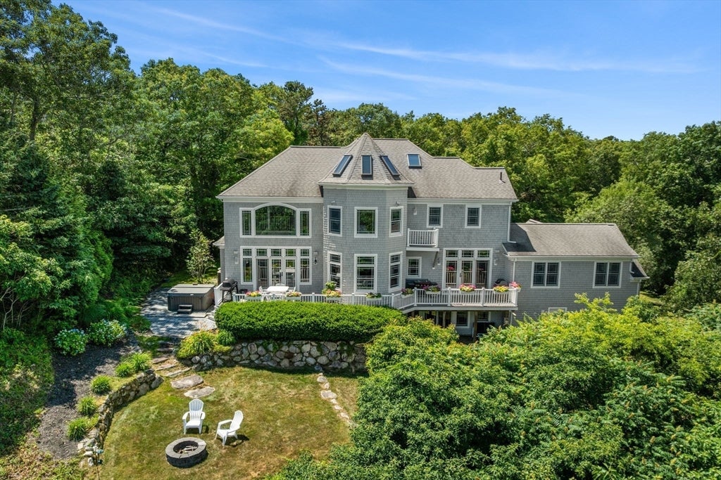 318 Center Hill Rd