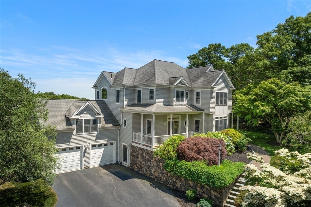 318 Center Hill Rd