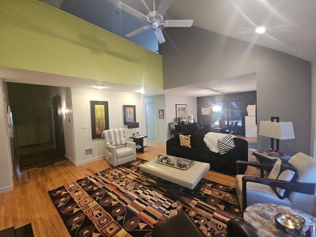 1 Apple Valley Dr 1