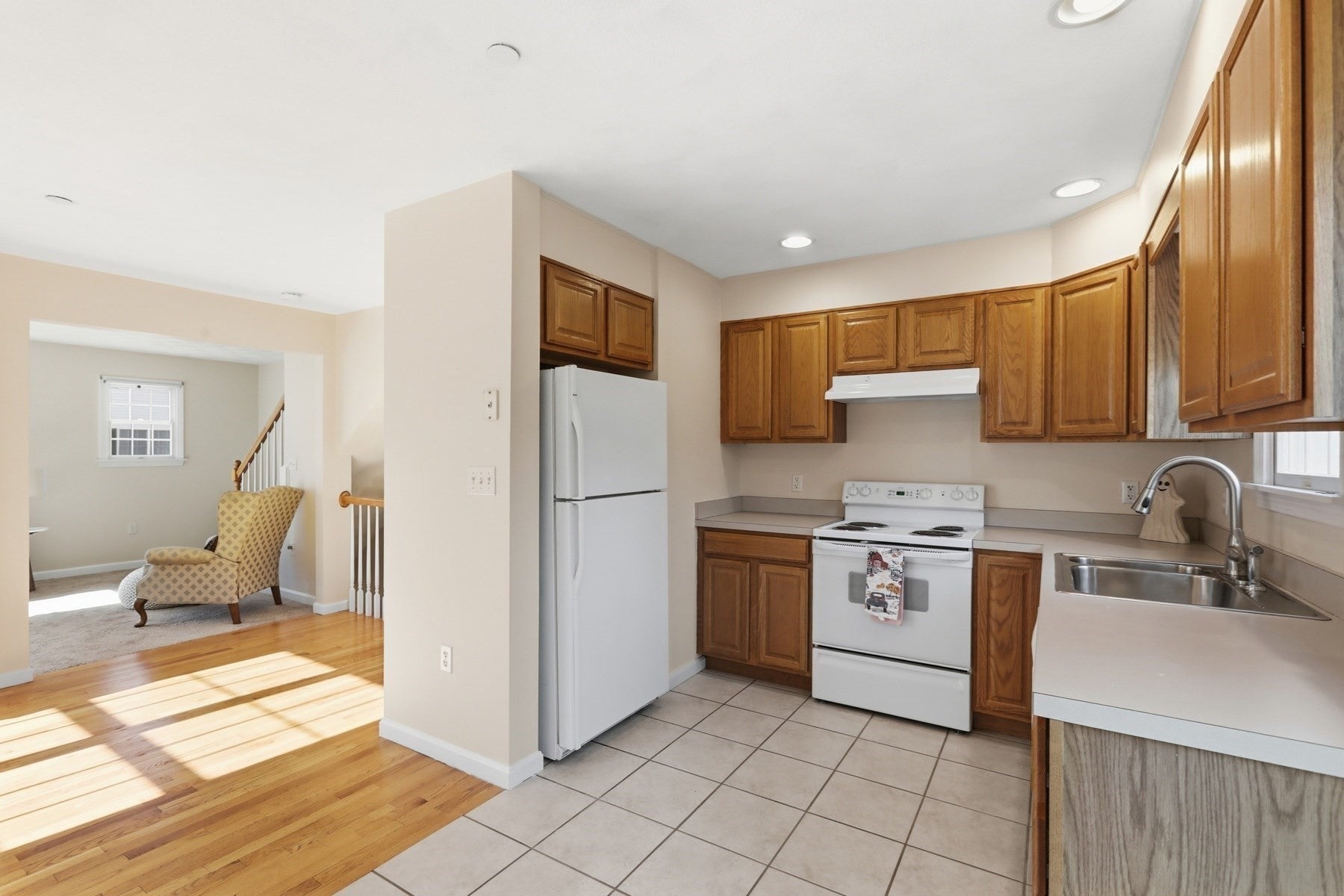 252 Albion St #15, Wakefield, MA, 252 Albion St #15, Wakefield, MA Photo #12