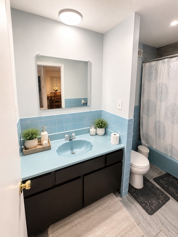 24 Inman St 26