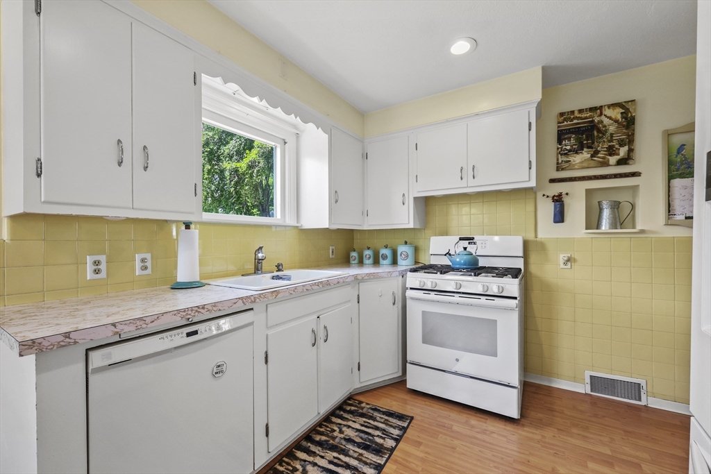 111 Maple Road