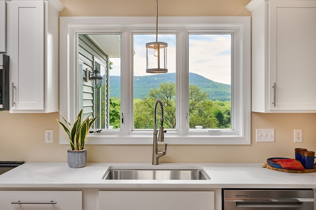 41 Westview Ter