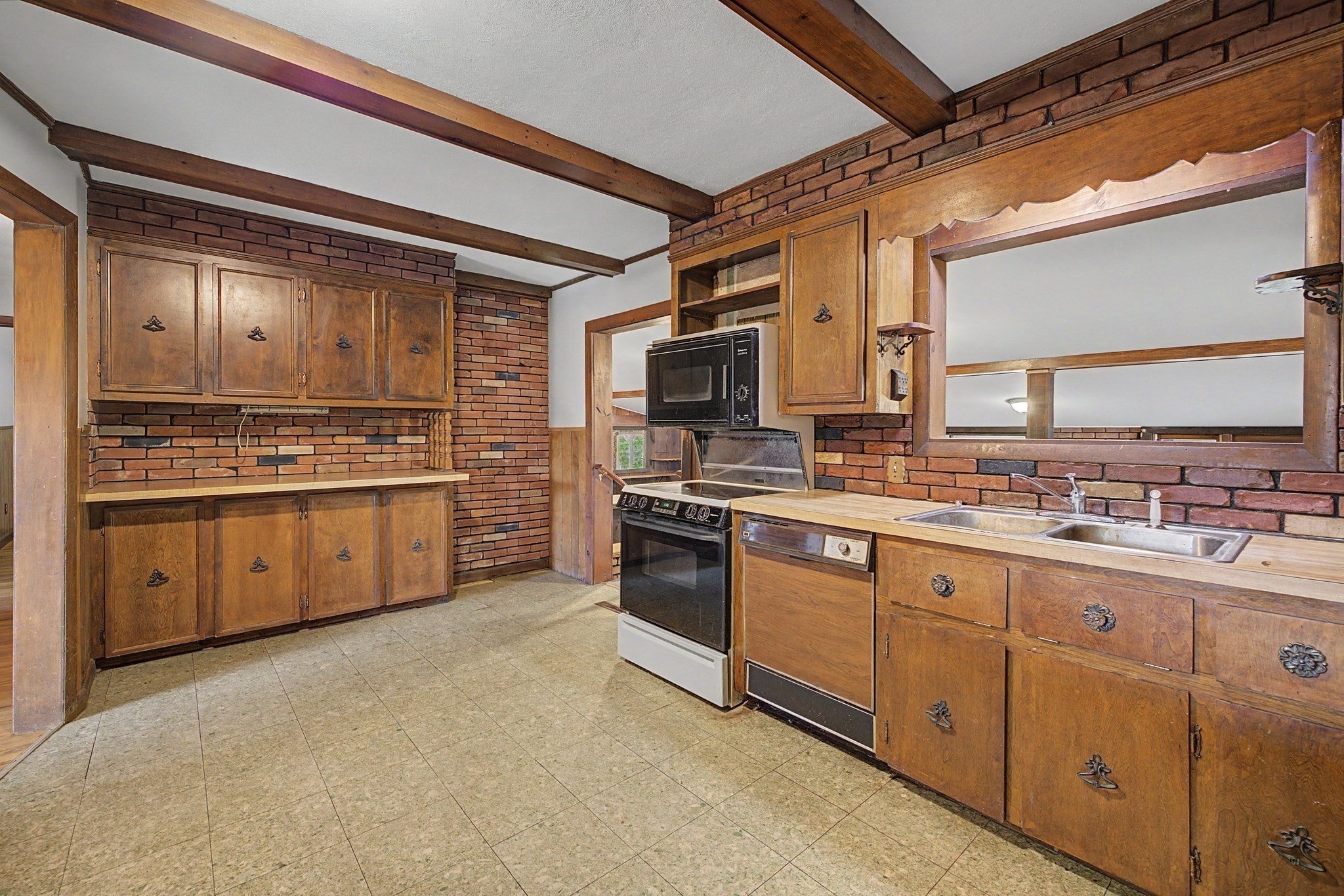 286 Granville Rd, Southwick, MA Photo #9