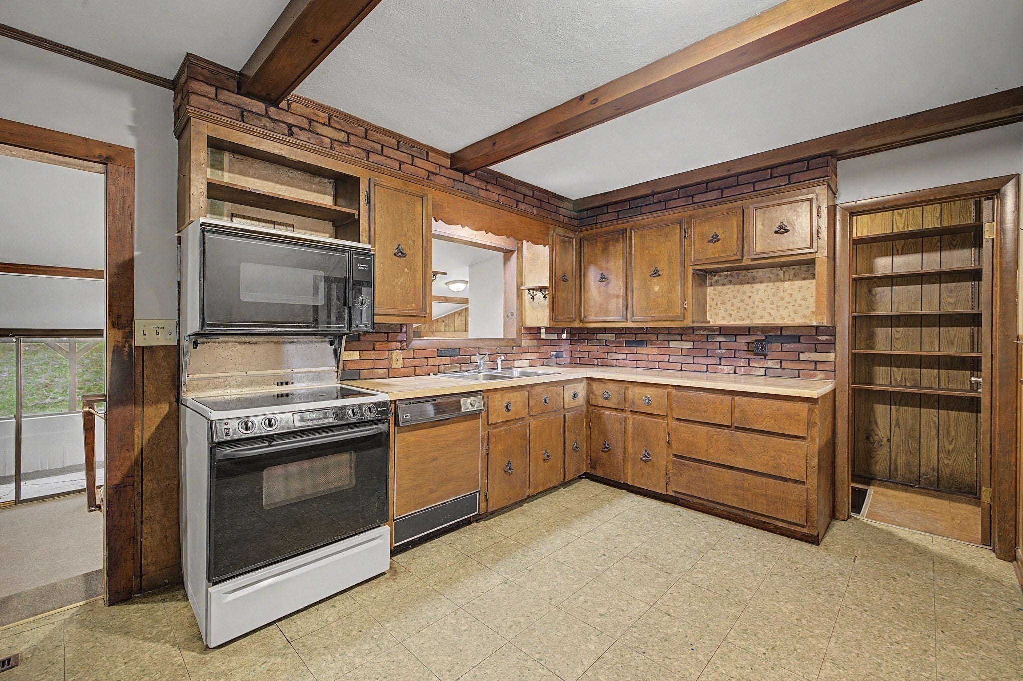 286 Granville Rd, Southwick, MA Photo #8
