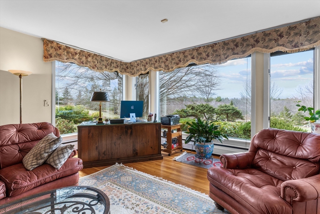 135 Crane Neck Street